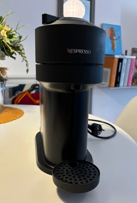 Nespresso Vertuo Next — come nuova, design elegant - Immagine 1 di 4