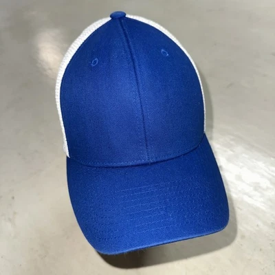 Gorra de béisbol de malla blanca azul con tapas lisas FlexFit 110 sombra para adultos Foto 1 de 4