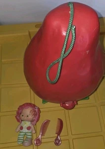 Astuccio porta bacche fragole 1980 saluti americani con 1 bambola 2 pettini - Foto 1 di 5
