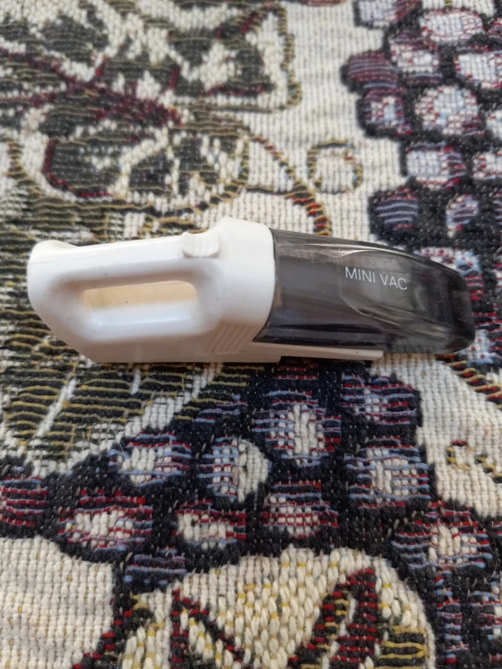 Refrigerador ACME Mini Vac Magnet 1992 tamaño casa de muñecas usado en excelente estado Foto 1 de 1