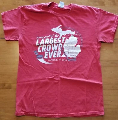 Camiseta Largest Crowd Ever 1 de enero de 2014 Detroit Red Wings Toronto Maple Leafs Foto 1 de 4