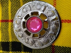 Broche escocés mosca a cuadros con 1 piedra rosa en acabado cromado broche de 3" - Imagen 1 de 3