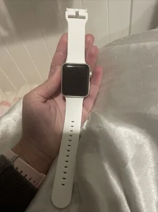 Apple Watch Series 3| 38 mm- Defective (read Description) - Photo 1 sur 5
