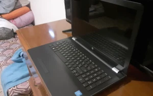 HP 15-bs0xx | i3-6006U 2.0GHz | 8GB RAM | 256GB SSD | 15.6" | Win 11 | HD - Foto 1 di 2