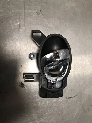 Nissan Juke 2014 O/S/R trasero manija de puerta interior para conductores  Foto 1 de 2