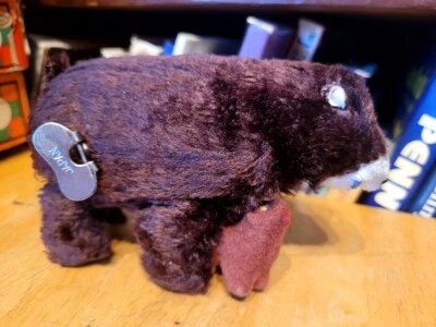 VINTAGE 1950s FURRY FELT WIND UP MOMMA BEAR with BABY CUB  made in  JAPAN - Image 1 of 4