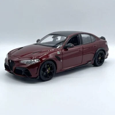 Modellino Auto Bburago 1/18 Alfa Romeo Giulia GTA Rosso - Immagine 1 di 4