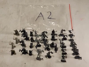Games Workshop: Mighty Empires? Lot of 37 Figures Warhammer Dark Gray - Picture 1 of 6