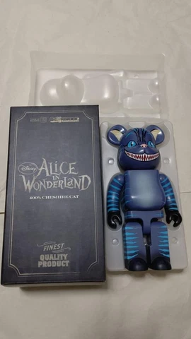 Bearbrick Cheshire Cat 400 Alice In Wonderland Cover
