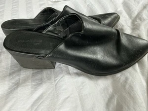 Universal Thread Shoes Womens  Size 11 Mule Black  Leather Pointed Toe Block - Picture 1 of 8