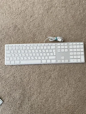 Teclado con cable de aluminio Apple A1243 MB110LL/A🚀Tamaño completo, delgado, Mac, original OEM Foto 1 de 2