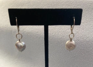 Silver Toned 11mm Grey Freshwater Pearl Dangle Pierced Earrings Leverbacks - Picture 1 of 8
