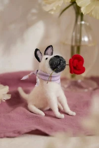 NEU Anthropologie Gelände rote Rose Hund Welpe Wollfilz Tier Neu in Verpackung Neu mit Etikett - Bild 1 von 1