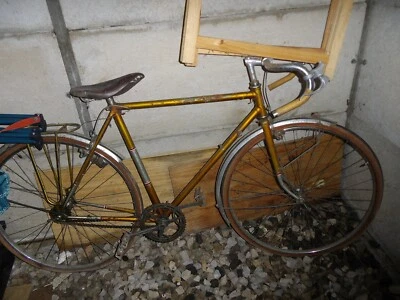 vélo ancien - Photo 1/4