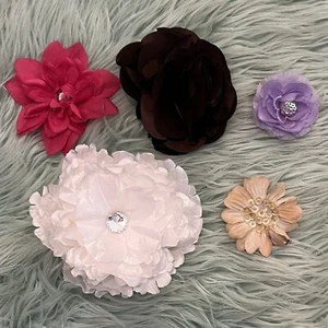 Lot Of 5 Girls Floral Hair Bows Fabric Flowers - Picture 1 of 4