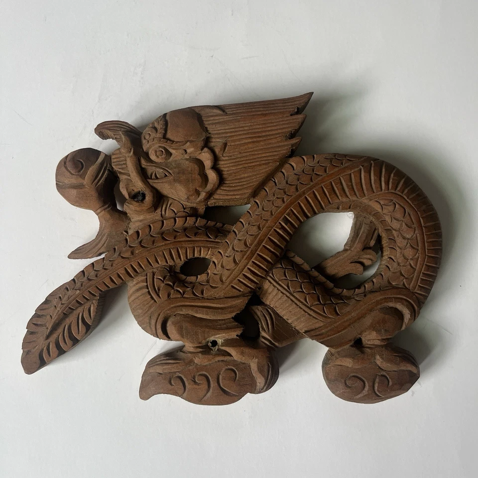 Escultura de pared de dragón de madera tallada Tíbet Nepal Foto 1 de 4