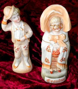 VINTAGE VICTORIAN "GRANDMA" AND ADMIRER HANDPAINTED BISQUE FIGURES - Bild 1 von 4