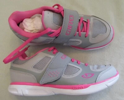 Zapatos de bicicleta de montaña Giro Whynd para mujer - plateados - SPD 2 pernos - 5US/36EU Foto 1 de 4