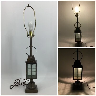 Lámpara náutica linterna enjaulada de latón desgastado Tell Chair Co vintage de 2 luces Foto 1 de 4