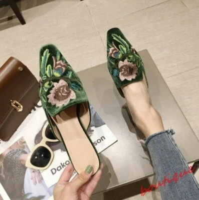 Mujeres Floral Bordado Gatito Tacones Punta Punta Zapatilla Zapatos Sandalias Mula Foto 1 de 4