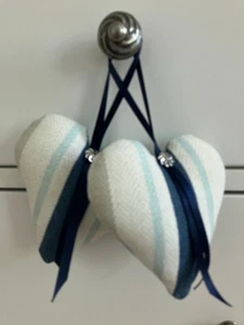2 x Corazones Colgantes Laura Ashley - Rayas Azul Hecho a Mano - Imagen 1 de 3