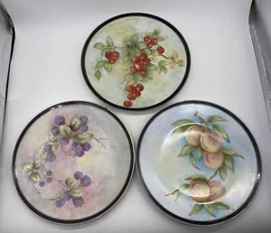 Vintage Hand Painted Decorative Plates Set Of 3 Signed R Mills - Picture 1 of 11