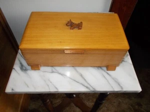 Vintage BIRDSEYE MAPLE ? WOODEN CHEST/TRINKET BOX/ SCOTTY DOG DECOR/ 10"x5.2"x3" - Picture 1 of 9
