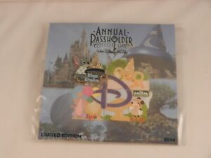 2014 ANNUAL PASSHOLDER PIN ON CARD "NEW" LIMITED EDITION OF 2500 - STITCH AT MK