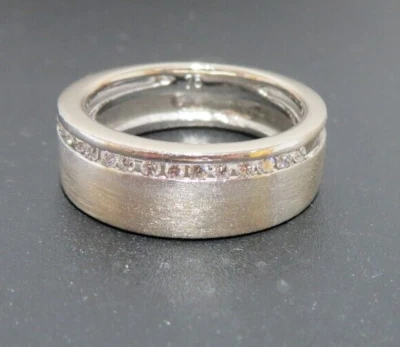 18K WG DIAMOND BAND RING 0.15 tcw SZ 5.75  9.05 grams ( AI-2356) - Image 1 of 4