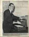 1965 Press Photo Senator Henry Jackson packs suitcase in his Capitol office