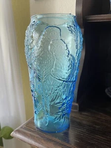 Vintage Indiana Tiara Glass Blue Parrot Love Bird Parakeet Vase 9.25” - Picture 1 of 7