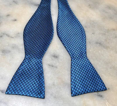 Countess Mara 全新带标签 45 美元零售蓝色双面千鸟格圆点自领结 — 第 1/4 张图片