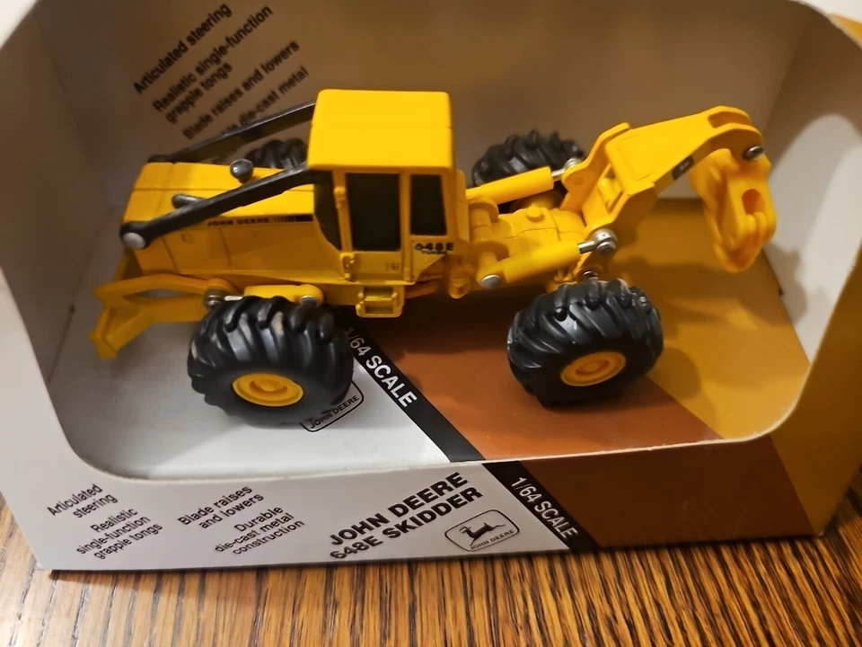 Ertl John Deere 648e Skidder 1990 1/64th Scale
