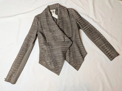 Chaqueta de moto de cuero Neiman Marcus My Tribe texturizada acanalada envolvente marrón para mujer XS Foto 1 de 4