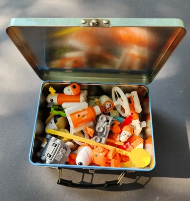 Lonchera Snoopy + Lote de juguetes Happy Meal de McDonald's Foto 1 de 4