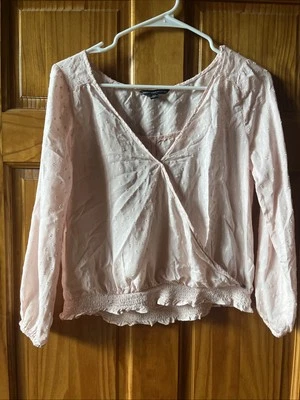 Blusa rosa manga larga American Eagle talla pequeña Foto 1 de 4