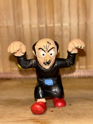 20418 JAGENDER GARGAMEL Schlumpf :  Nr. 1 Schuhe dunkelrot Schleich CE - Bild 1 von 2