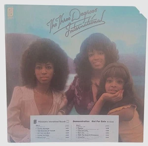 The Three Degrees - International - LP KZ-33162 PROMO NM / VG+ - Imagen 1 de 7