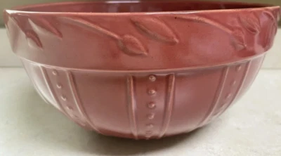 Signature Housewares “Sorrento” Burgundy 10” Mixing/Serving/Salad Bowl EXCELLENT - Image 1 of 2
