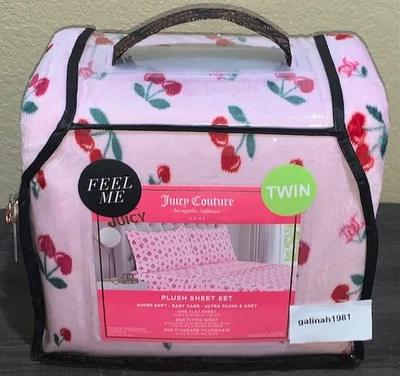 Juego de sábanas de felpa Juicy Couture 3 piezas DOBLE rosa con cerezas rojas y rosas y monogramas JC Foto 1 de 4