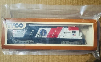 Offer #236: Vintage 70's TYCO 7" Bicentennial Locomotive (HO Scale) +Box +Baggie - Image 1 of 4