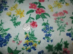 RETRO Vintage ROSA BLU FIORI GIALLI su BIANCO anni 80 tessuto COTONE pesante-1 yd - Foto 1 di 2