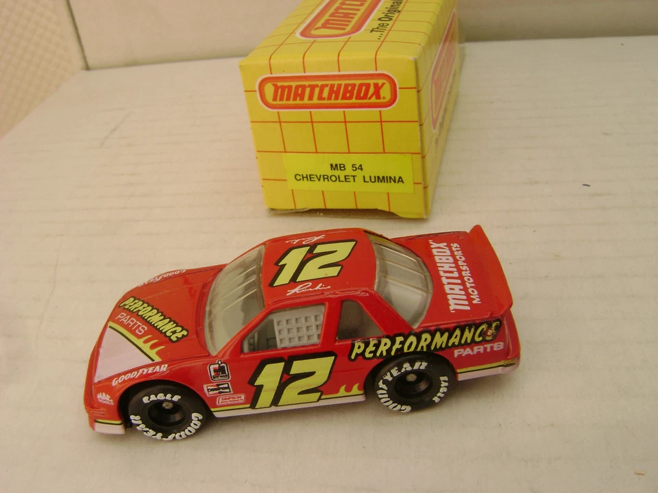 1991 MATCHBOX SUPERFAST MB54 CHEVROLET LUMINA STOCK CAR NEW IN BOX - Image 1 of 3