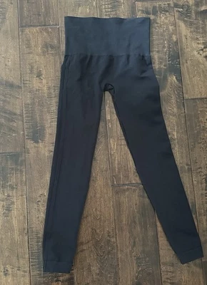 Леггинсы укороченные черные Spanx Shapewear комфортные S/P - Изображение 1 из 3