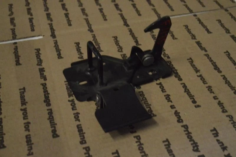 AUDI Q7 2007 2008 2009 2010 2011 2012 CAPÓ PESTILLO BLOQUEO GANCHO DELANTERO 4L0829480 Foto 1 de 4