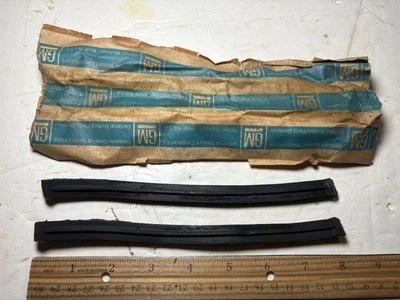 Новое из старых запасов уплотнение впускного коллектора GM 1964-1967 Buick, '64-'65 Oldsmobile (2) #1357738 - Изображение 1 из 4