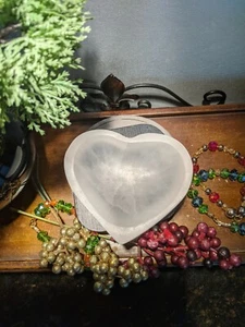 Selenite Crystal Heart/Jewlery/Charging Tray 4.5 Inches...Free Shipping - Picture 1 of 6