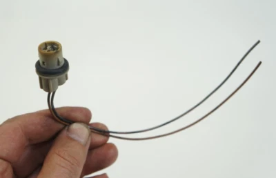 2004-2008 Chrysler Crossfire tampa de para-choque marcador suporte de lâmpada soquete fabricante de equipamento original - Imagem 1 de 4