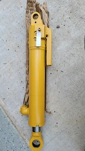 Caterpillar Steering Cylinder PN 262-5766 for 160M Motor Grader - Picture 1 of 3