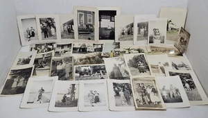 Lot Of Vintage Black & White Photographs Pictures Snapshots Soldiers Families - Picture 1 of 19